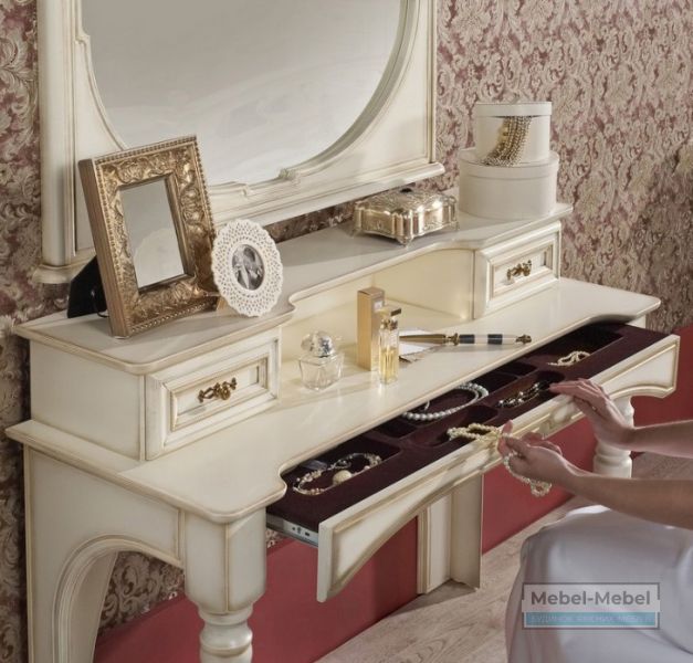 Стол туалетный с зеркалом Фантазия New   